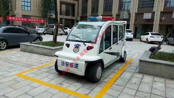 六座全封闭电动巡逻车